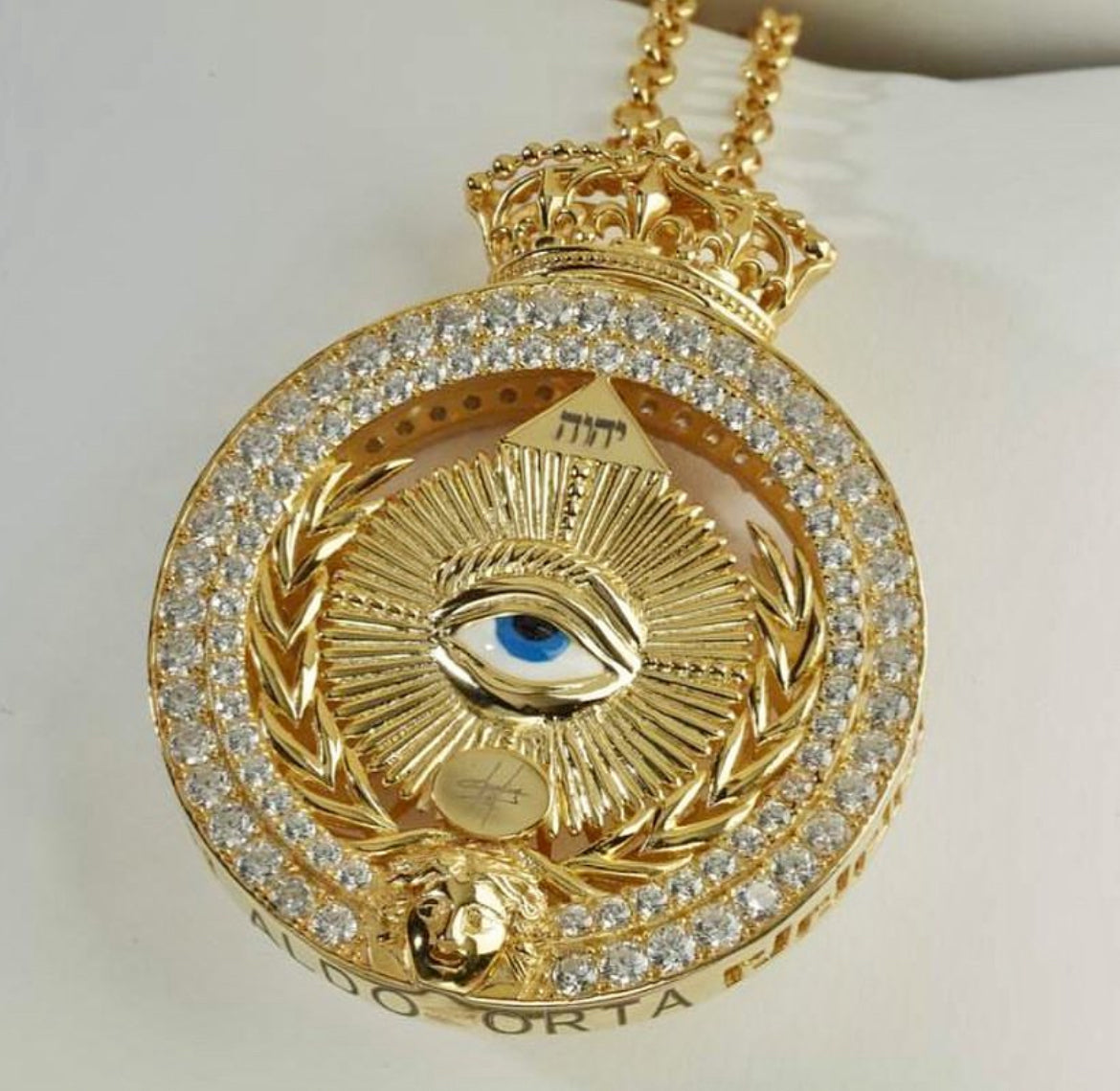 Pendants & Necklaces